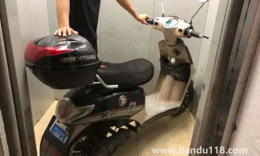 電動車進(jìn)入電梯違法嗎2