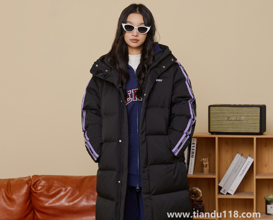 鵝絨服是不是比鴨絨服?。ㄓ鸾q服鴨絨好還是鵝絨的好）